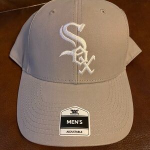 Fan Favorite White Sox Baseball Cap Gray One Size Adjustable NWOT